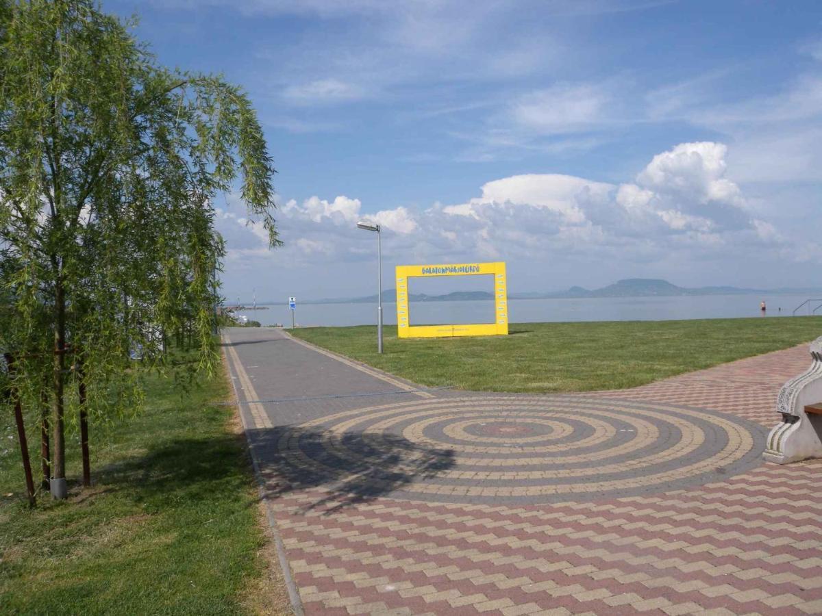 Apartment In Balatonmariafuerdo 19249 Balatonkeresztúr Екстериор снимка