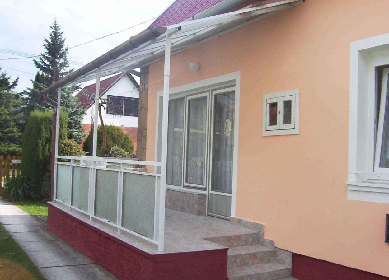 Apartment In Balatonmariafuerdo 19249 Balatonkeresztúr Екстериор снимка